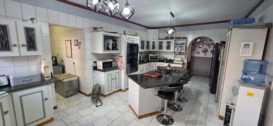 5 Bedroom Property for Sale in Wilkoppies North West